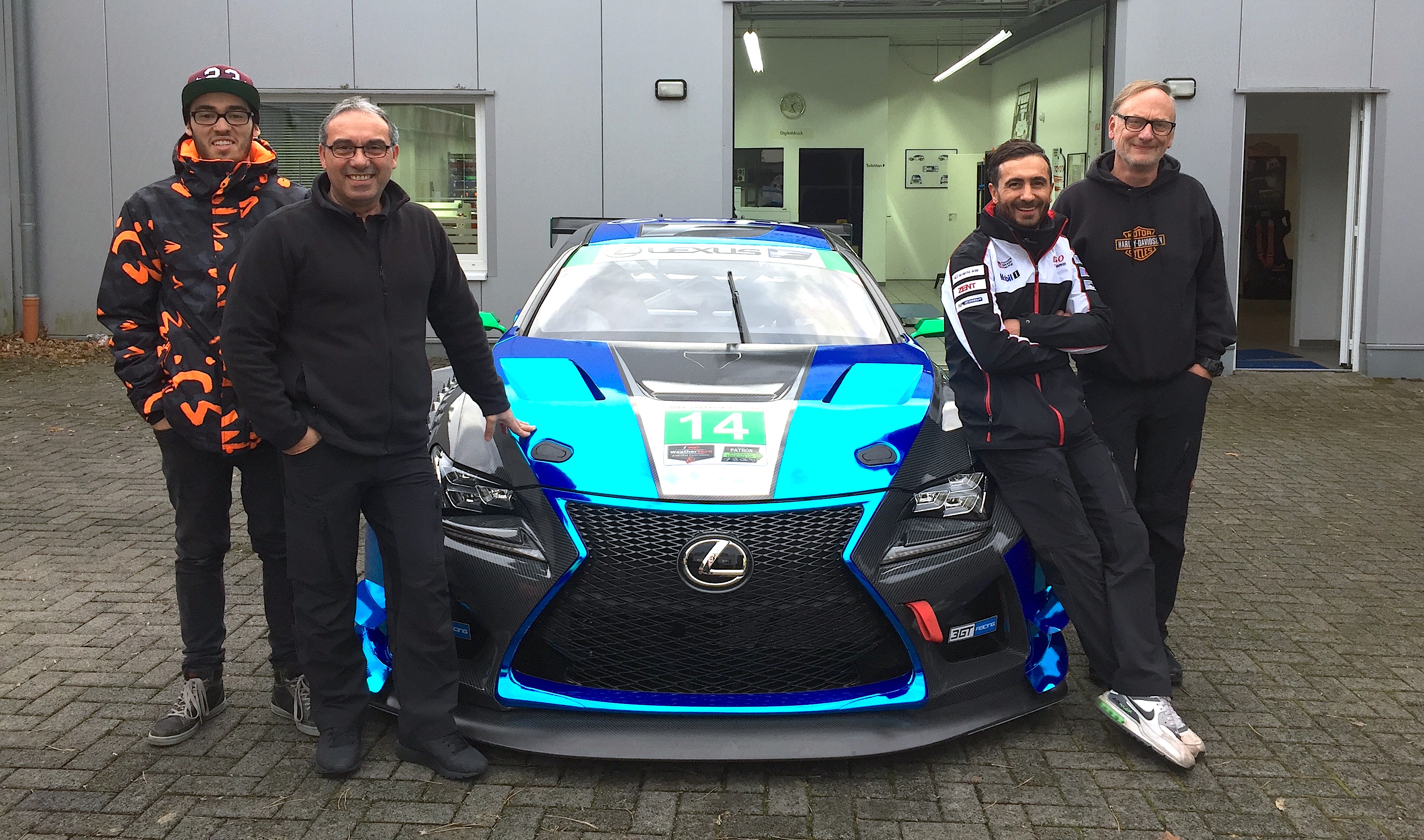 Gruppenfoto des gesamten Teams von KLDdesign.